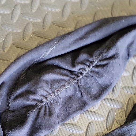 Lululemon Black Rash Guard - Picture 9 of 10